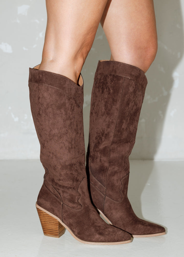 Matilda's Classy Suede Knee-High Boots