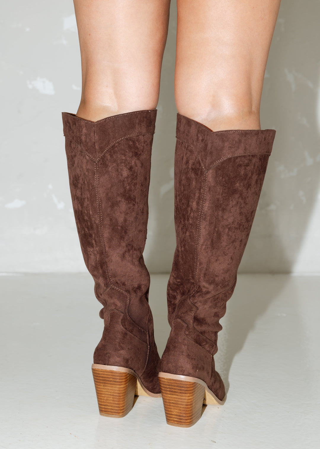 Matilda's Classy Suede Knee-High Boots